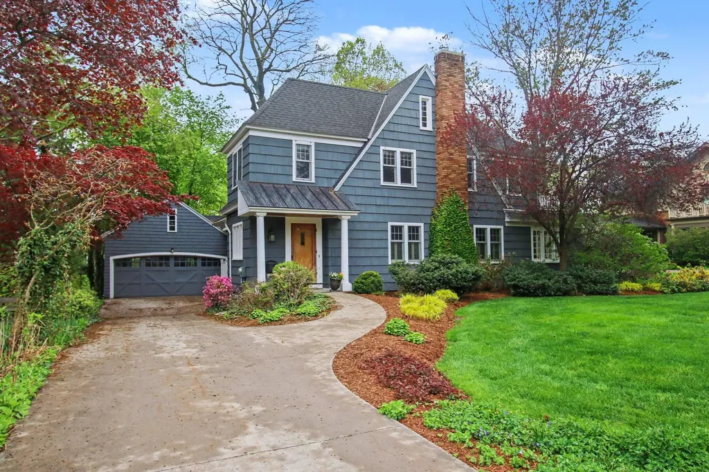 588 Central Avenue Holland City MI 49423