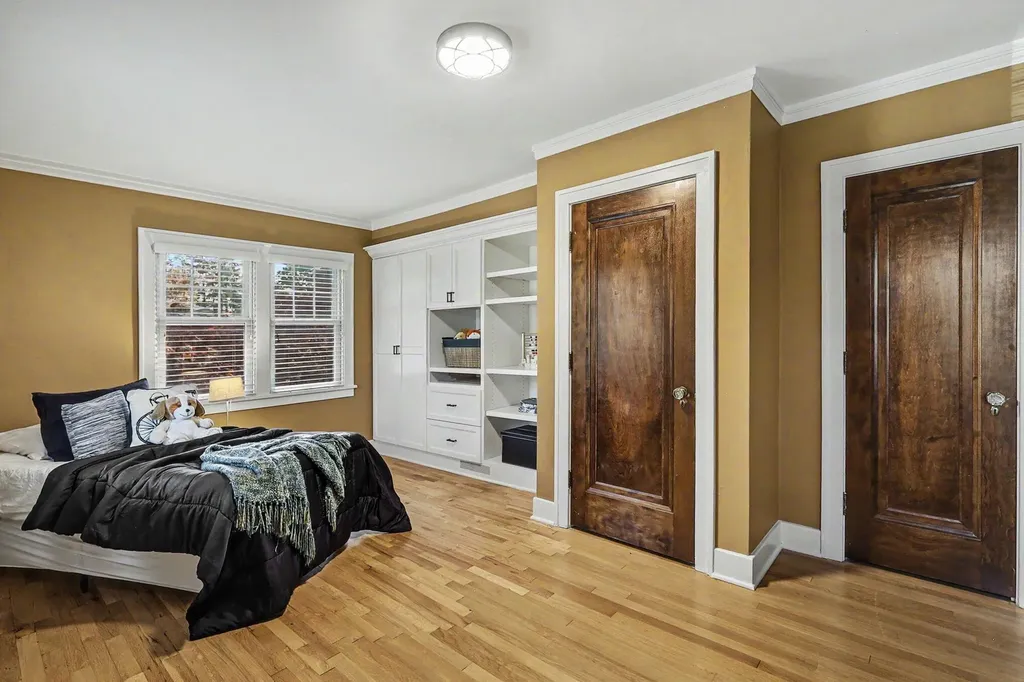 588 Central Avenue Holland City MI 49423