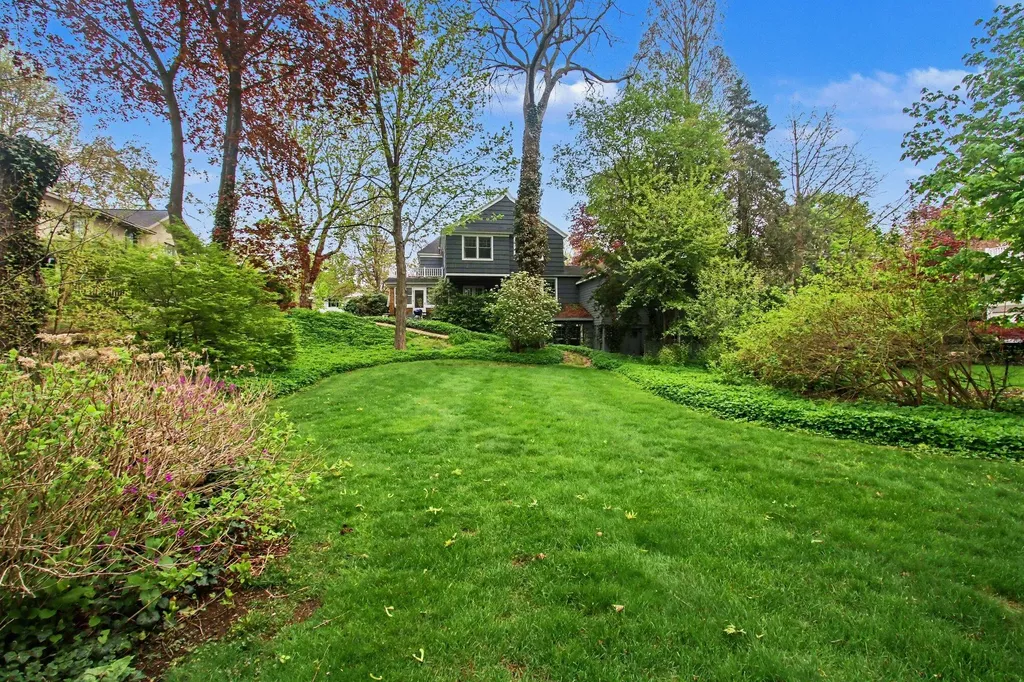 588 Central Avenue Holland City MI 49423
