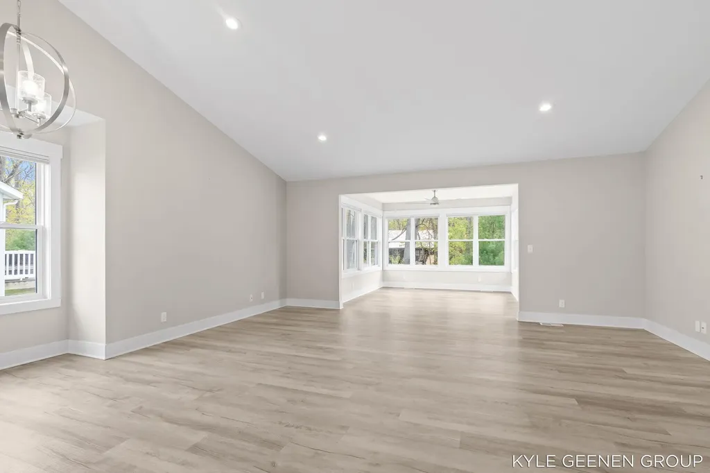 1448 E Addison Way Laketon Township MI 49445