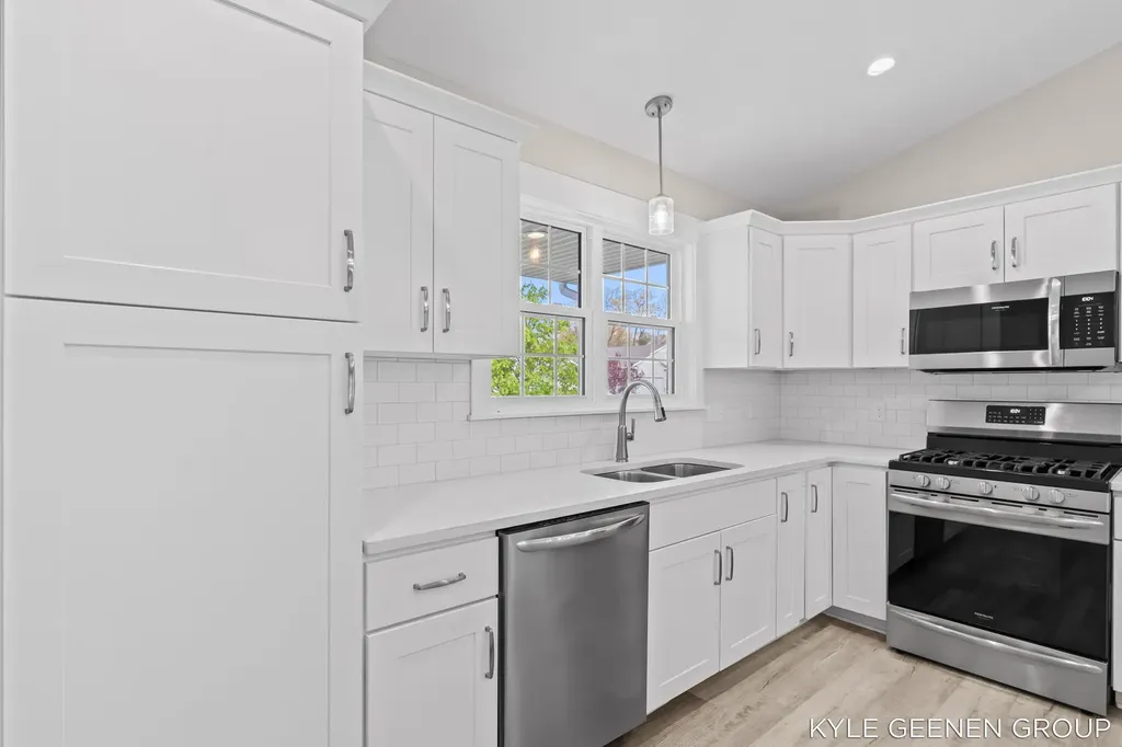 1448 E Addison Way Laketon Township MI 49445