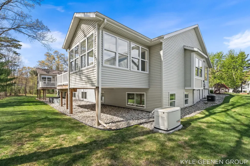 1448 E Addison Way Laketon Township MI 49445