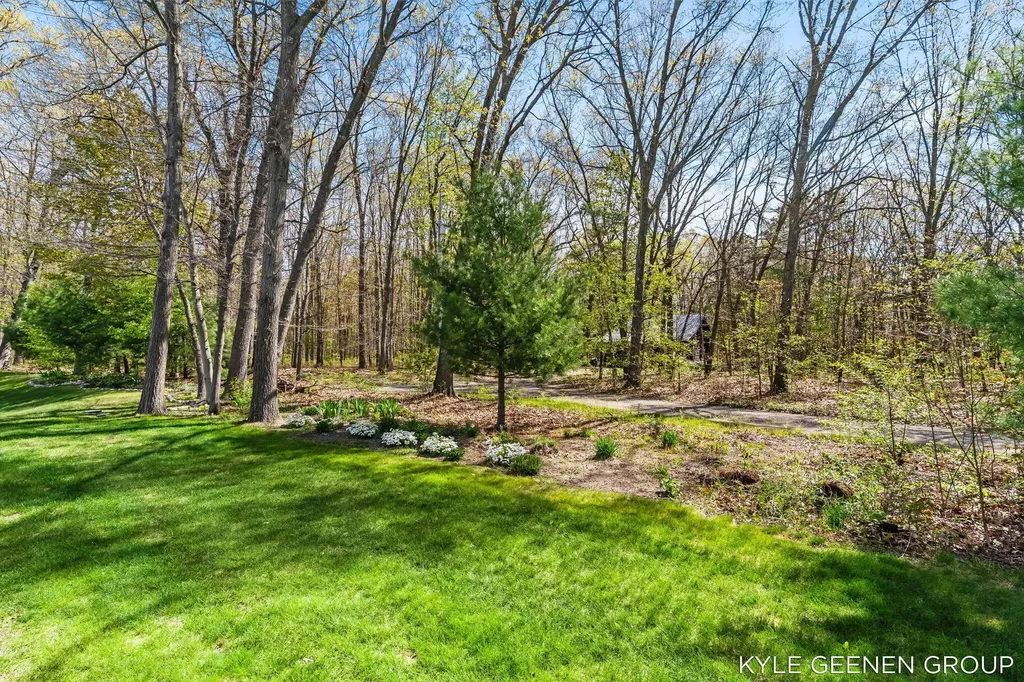 1448 E Addison Way Laketon Township MI 49445