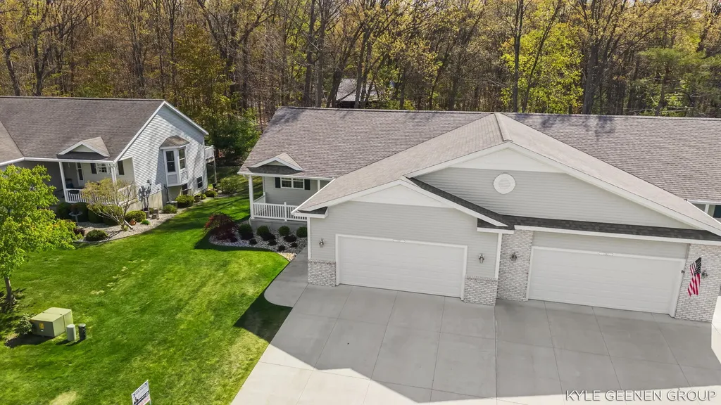 1448 E Addison Way Laketon Township MI 49445