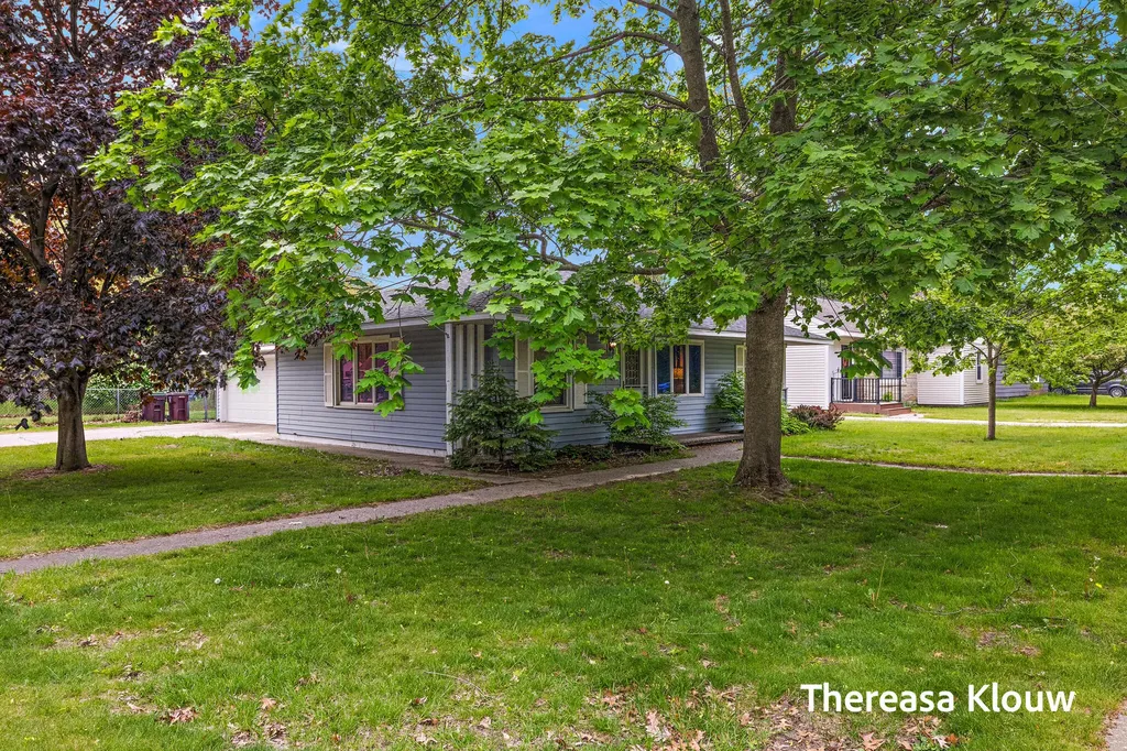 710 Quarterline Road Muskegon Charter Township MI 49442
