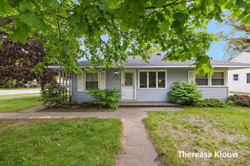 710 Quarterline Road Muskegon Charter Township MI 49442