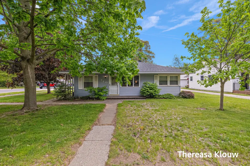 710 Quarterline Road Muskegon Charter Township MI 49442