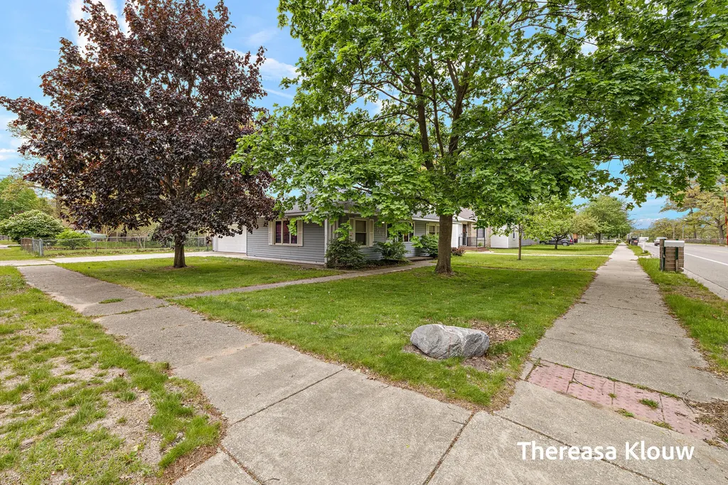 710 Quarterline Road Muskegon Charter Township MI 49442