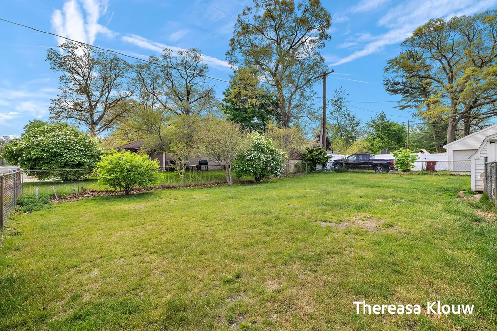710 Quarterline Road Muskegon Charter Township MI 49442