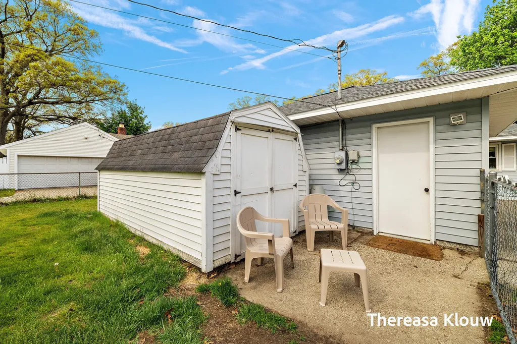 710 Quarterline Road Muskegon Charter Township MI 49442
