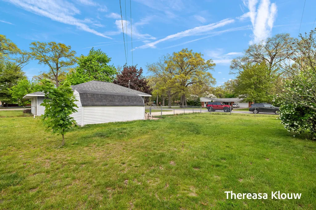 710 Quarterline Road Muskegon Charter Township MI 49442