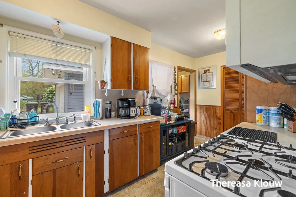 710 Quarterline Road Muskegon Charter Township MI 49442