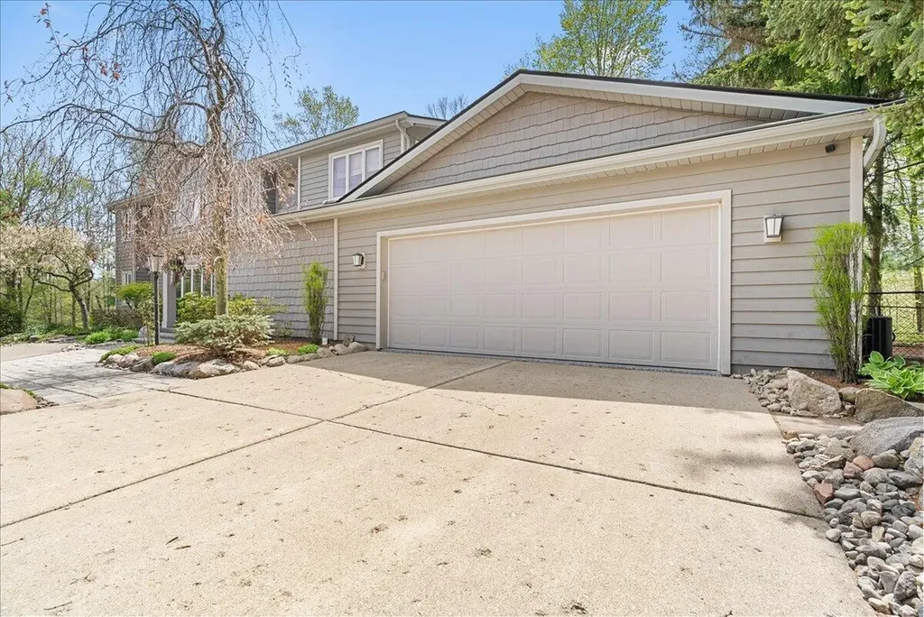 8121 W Eaton Grand Ledge City MI 48837