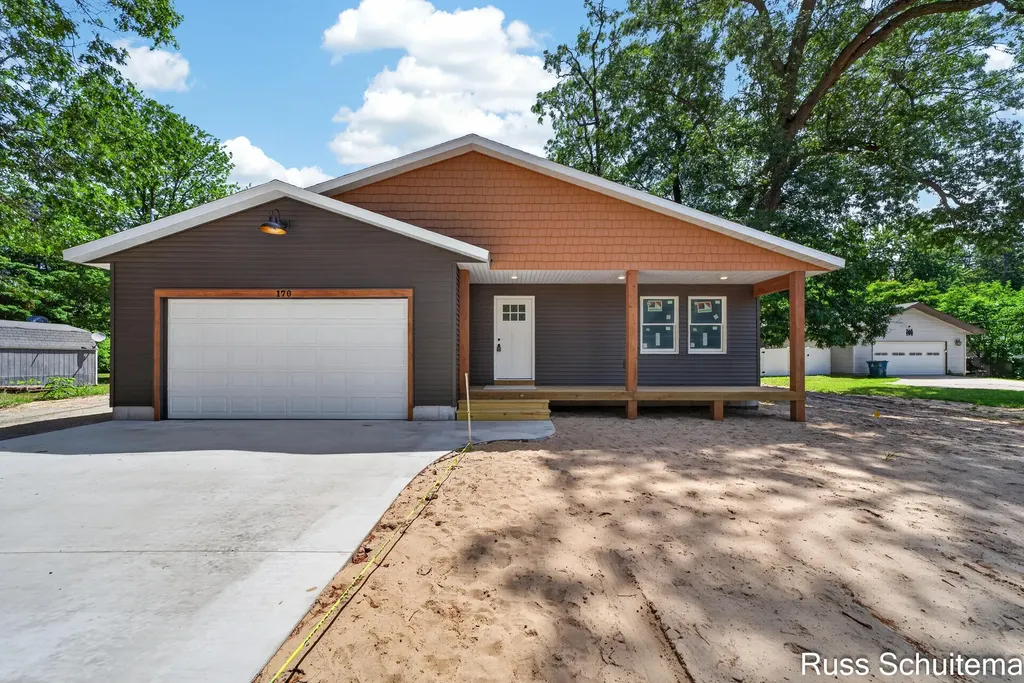 170 N 6th Avenue Fruitport Village MI 49415