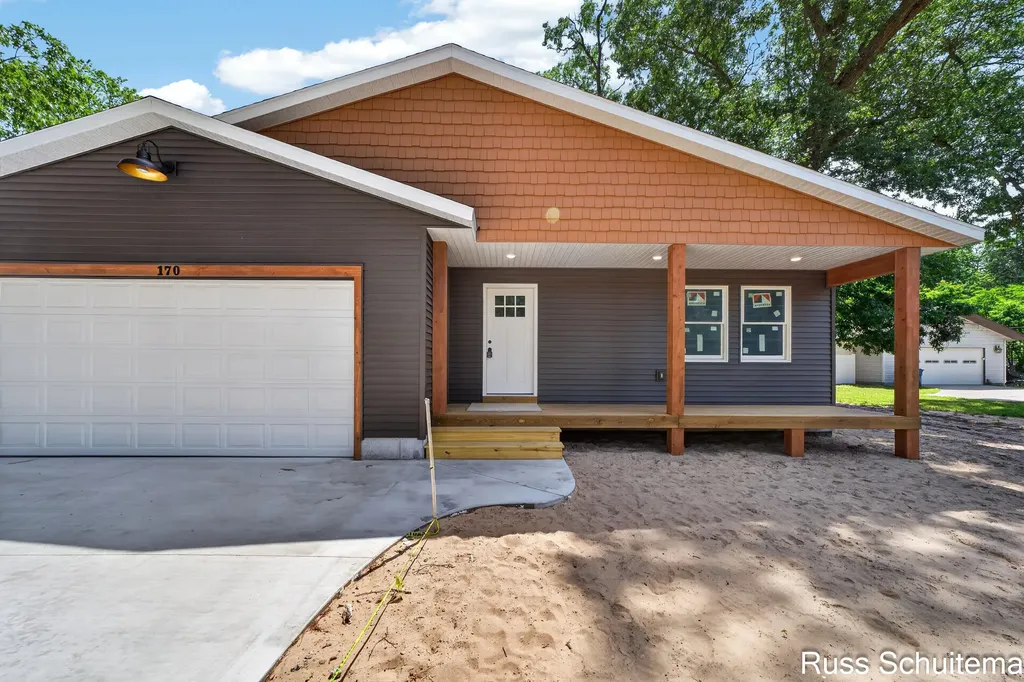 170 N 6th Avenue Fruitport Village MI 49415