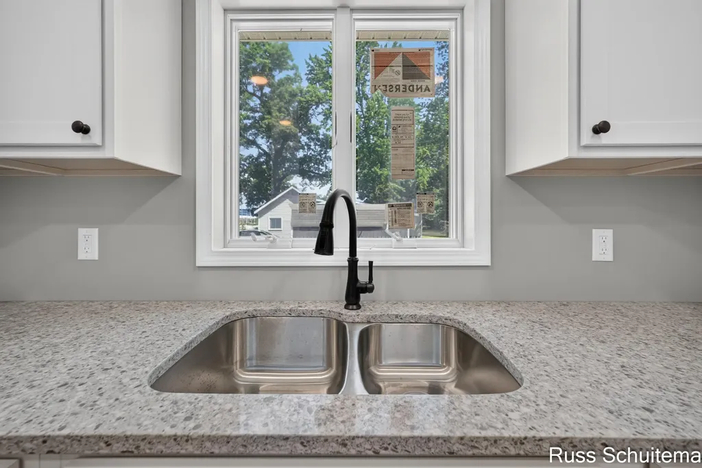 170 N 6th Avenue Fruitport Village MI 49415