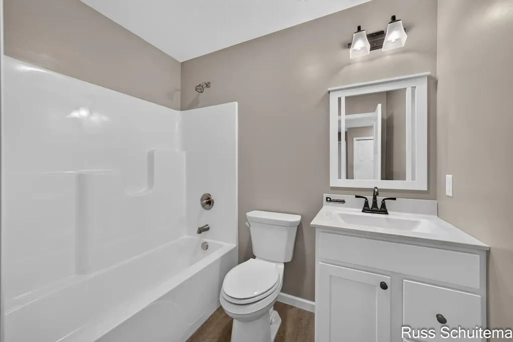 170 N 6th Avenue Fruitport Village MI 49415