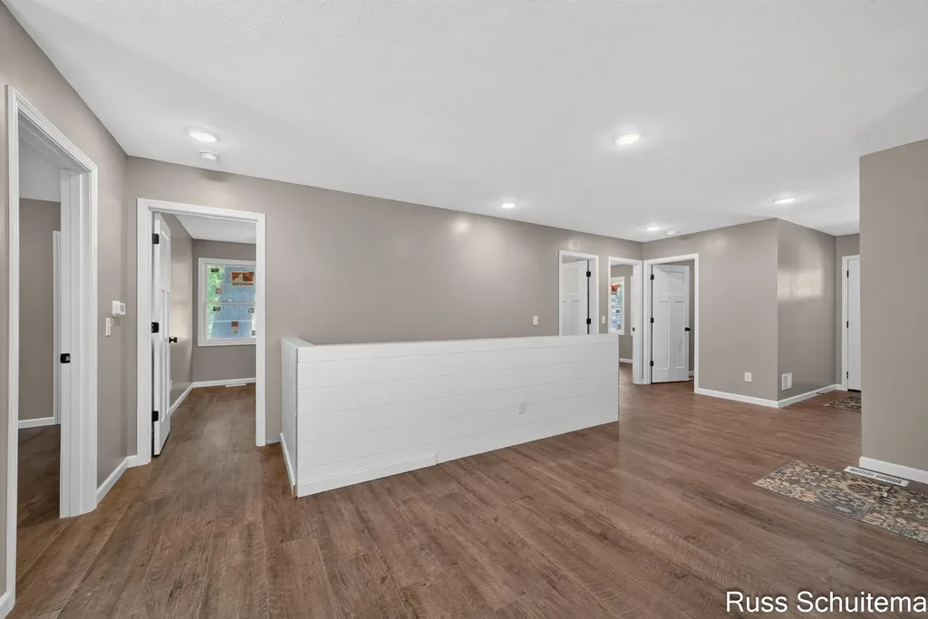 170 N 6th Avenue Fruitport Village MI 49415