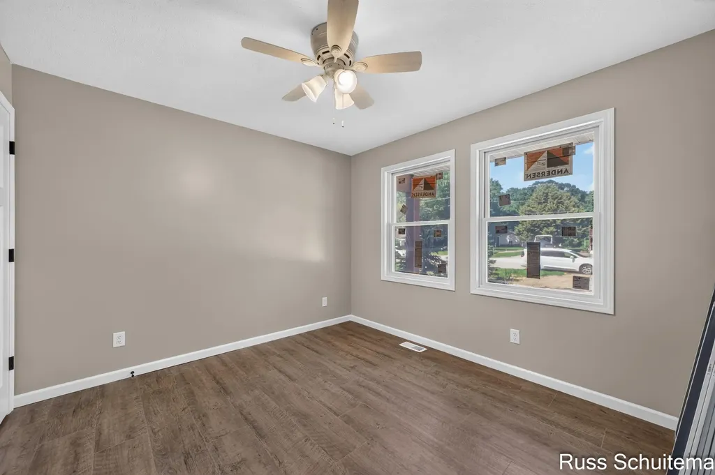 170 N 6th Avenue Fruitport Village MI 49415