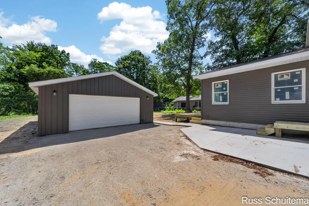 170 N 6th Avenue Fruitport Village MI 49415