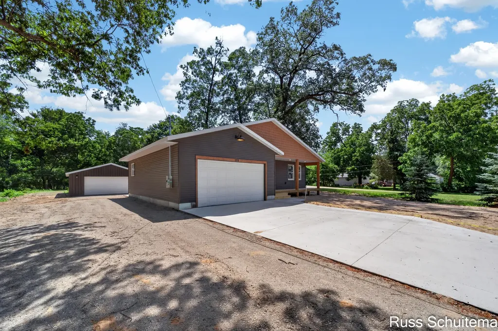 170 N 6th Avenue Fruitport Village MI 49415