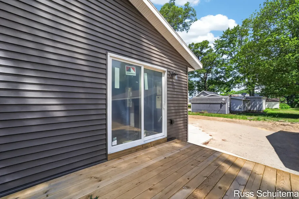 170 N 6th Avenue Fruitport Village MI 49415