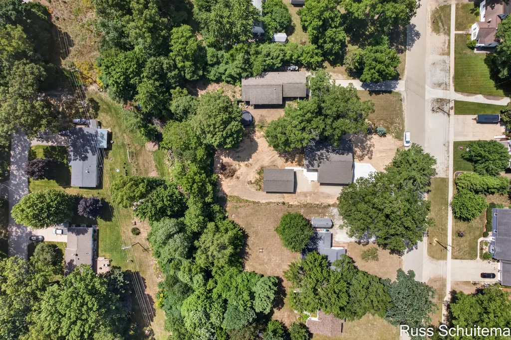 170 N 6th Avenue Fruitport Village MI 49415