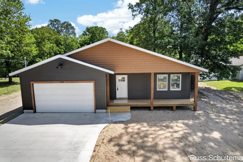170 N 6th Avenue Fruitport Village MI 49415