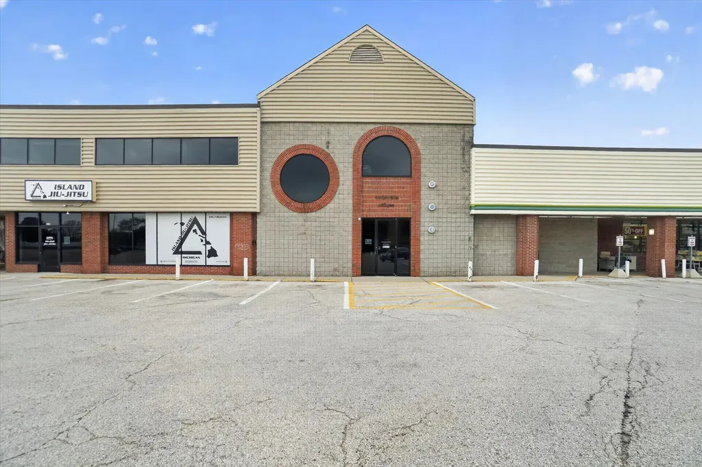 1631 W Sherman Boulevard Norton Shores City MI 49441