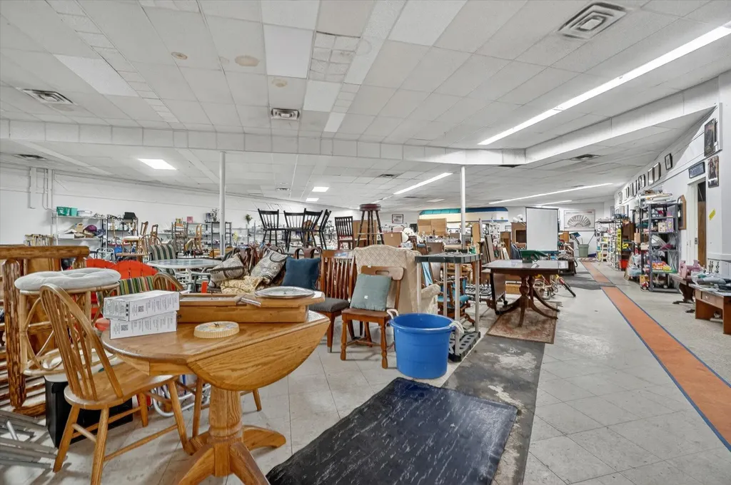 1631 W Sherman Boulevard Norton Shores City MI 49441