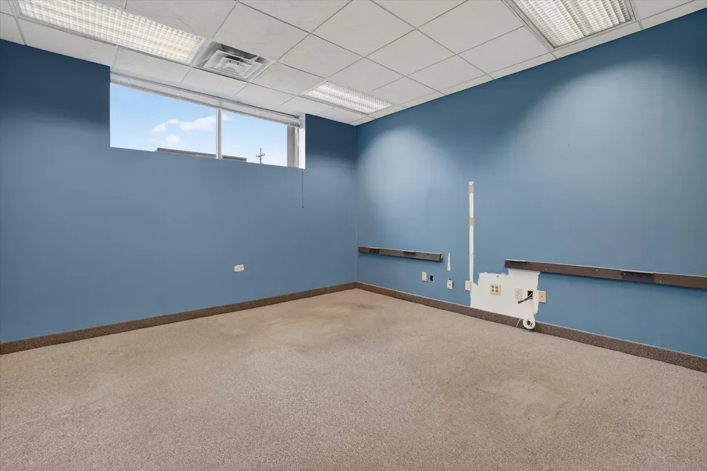 1631 W Sherman Boulevard Norton Shores City MI 49441