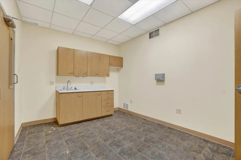 1631 W Sherman Boulevard Norton Shores City MI 49441
