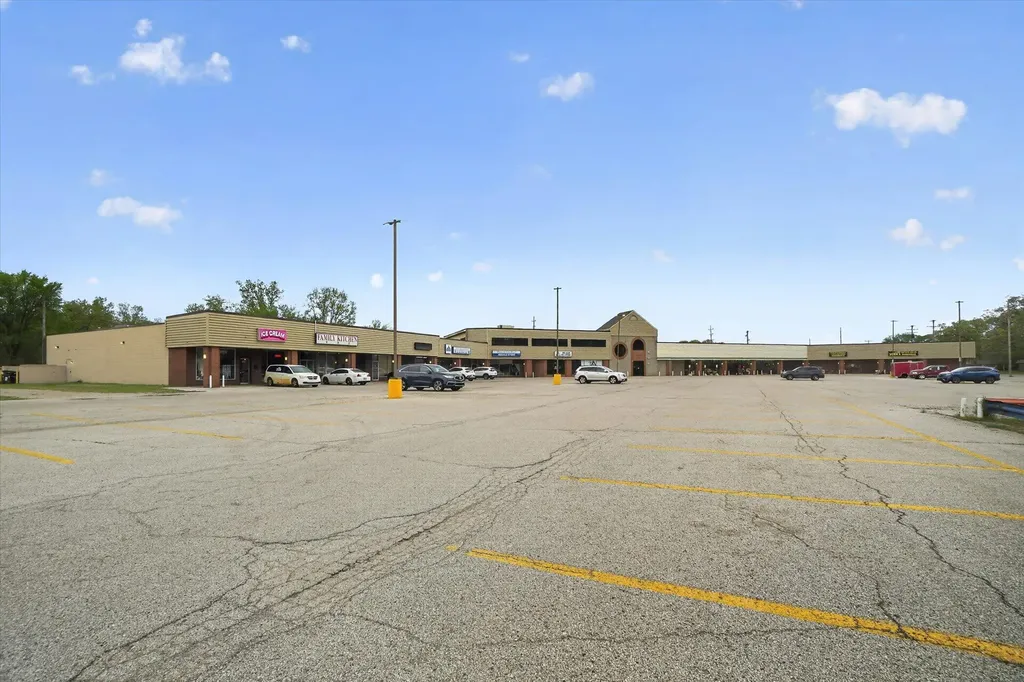 1631 W Sherman Boulevard Norton Shores City MI 49441