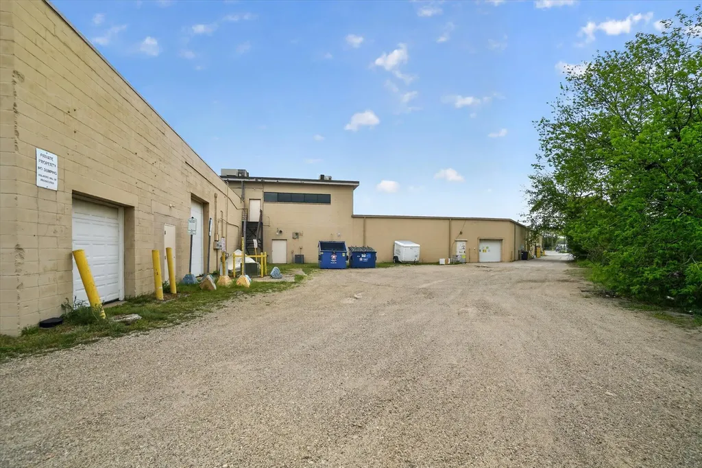 1631 W Sherman Boulevard Norton Shores City MI 49441