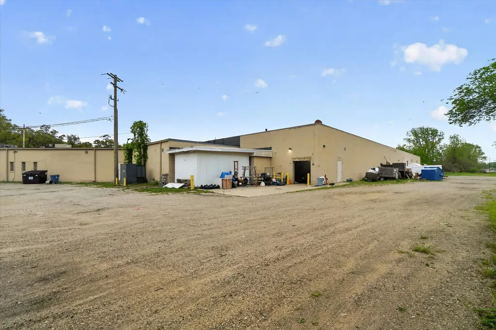 1631 W Sherman Boulevard Norton Shores City MI 49441