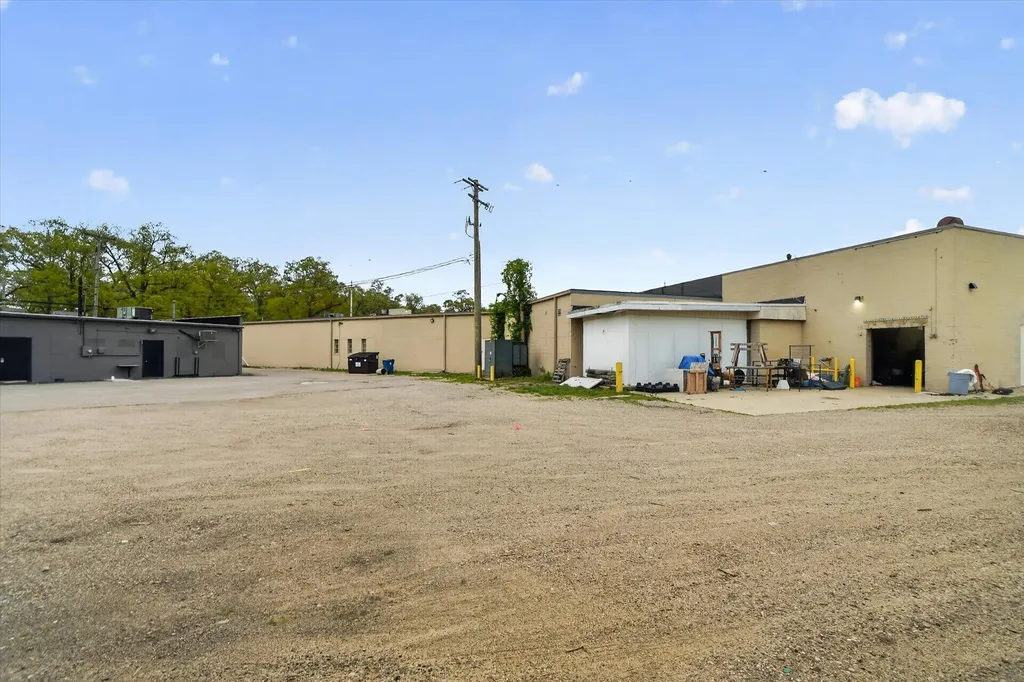 1631 W Sherman Boulevard Norton Shores City MI 49441