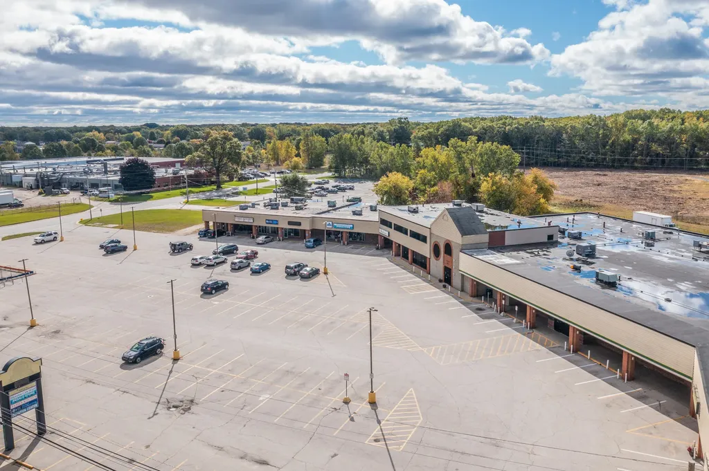 1631 W Sherman Boulevard Norton Shores City MI 49441