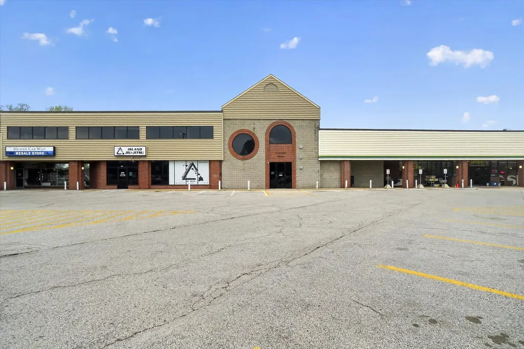 1631 W Sherman Boulevard Norton Shores City MI 49441
