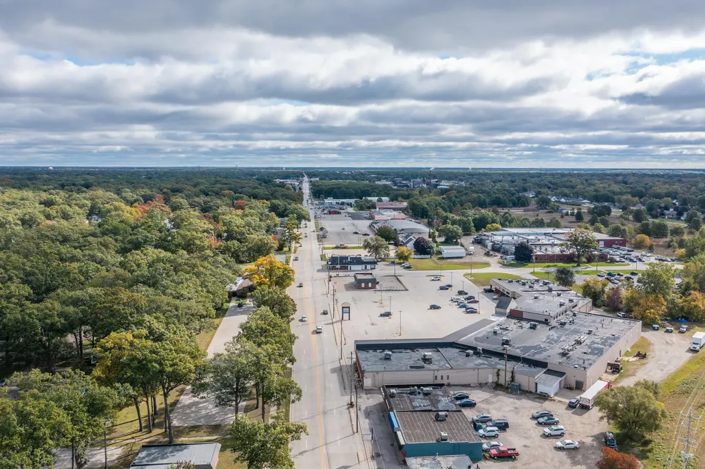 1631 W Sherman Boulevard Norton Shores City MI 49441