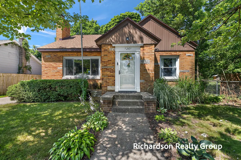1261 Graf Street Muskegon Charter Township MI 49442