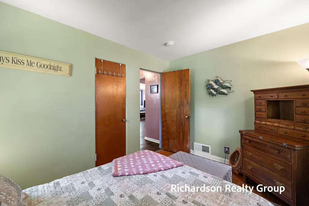 1261 Graf Street Muskegon Charter Township MI 49442