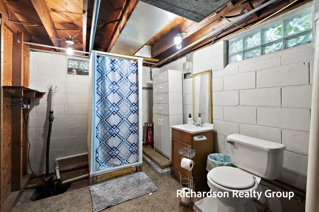 1261 Graf Street Muskegon Charter Township MI 49442
