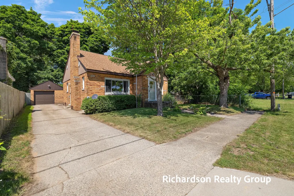 1261 Graf Street Muskegon Charter Township MI 49442