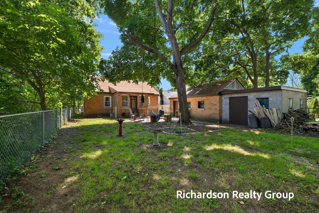 1261 Graf Street Muskegon Charter Township MI 49442