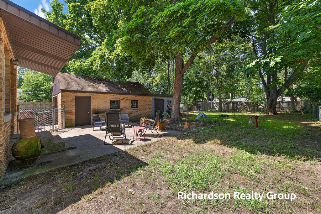 1261 Graf Street Muskegon Charter Township MI 49442