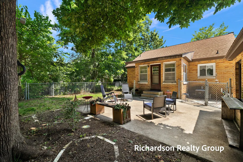 1261 Graf Street Muskegon Charter Township MI 49442