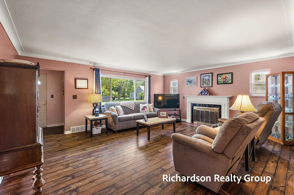 1261 Graf Street Muskegon Charter Township MI 49442