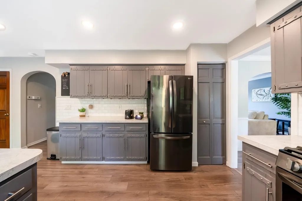 4083 Braeburn Drive Norton Shores City MI 49441