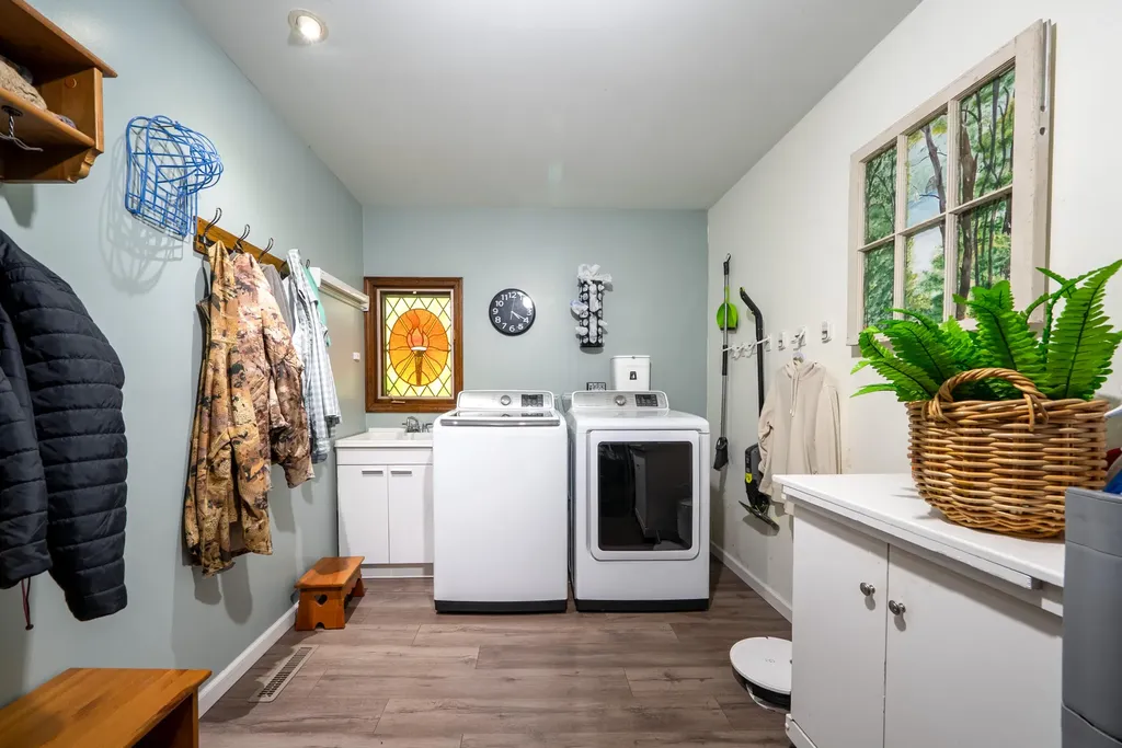 4083 Braeburn Drive Norton Shores City MI 49441
