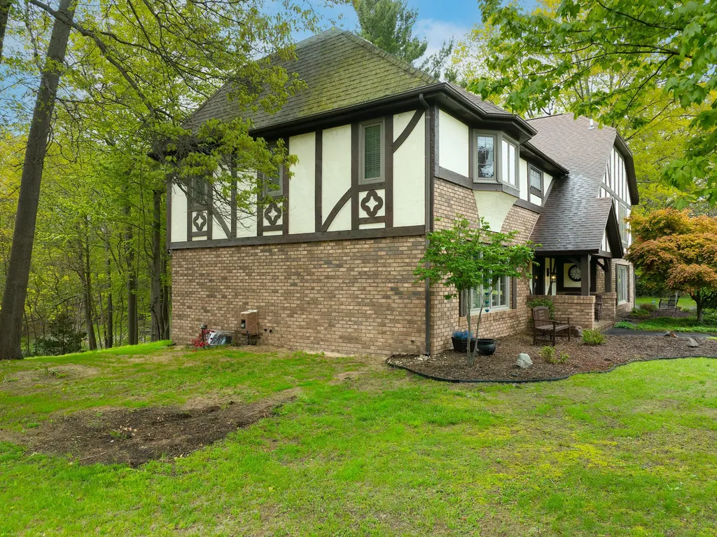 4083 Braeburn Drive Norton Shores City MI 49441